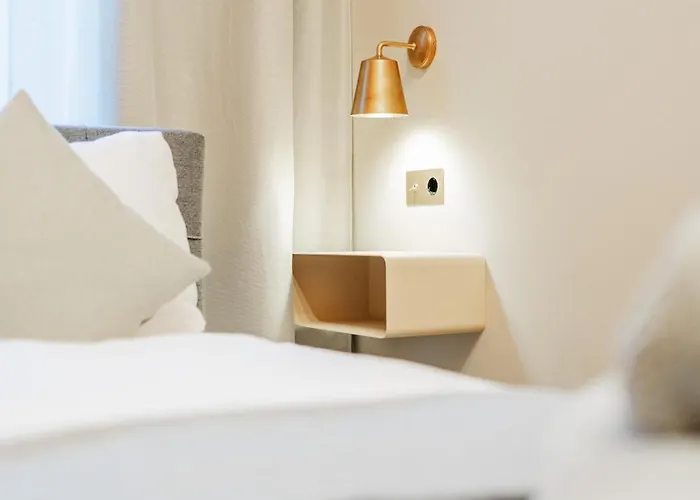 Home1 - Salon Boutique Hostel